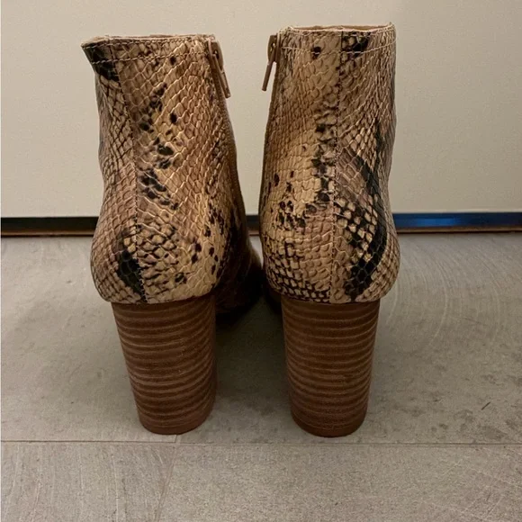 Lucky Brand Ankle Boots - Picture 4 of 6